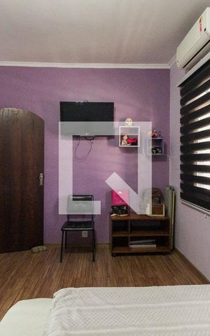 Casa à venda com 376m², 4 quartos e 4 vagas Casa à venda com 376m², 4 quartos e 4 vagasQuarto 2