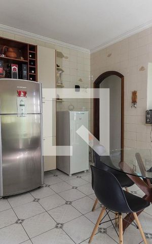 Casa à venda com 376m², 4 quartos e 4 vagas Casa à venda com 376m², 4 quartos e 4 vagasCozinha