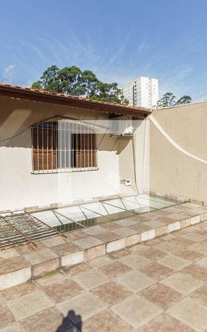 Casa à venda com 376m², 4 quartos e 4 vagas Casa à venda com 376m², 4 quartos e 4 vagasVaranda da Suíte