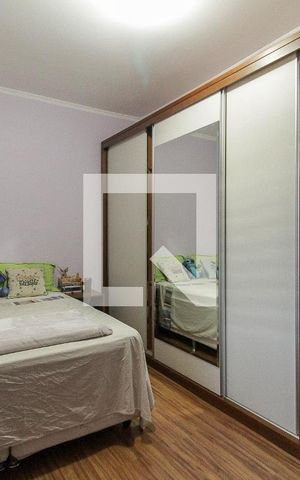 Casa à venda com 376m², 4 quartos e 4 vagas Casa à venda com 376m², 4 quartos e 4 vagasQuarto 2