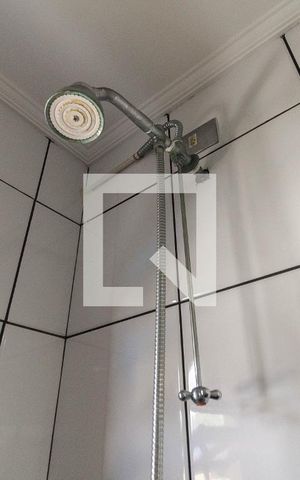 Casa à venda com 376m², 4 quartos e 4 vagas Casa à venda com 376m², 4 quartos e 4 vagasBanheiro da Suíte