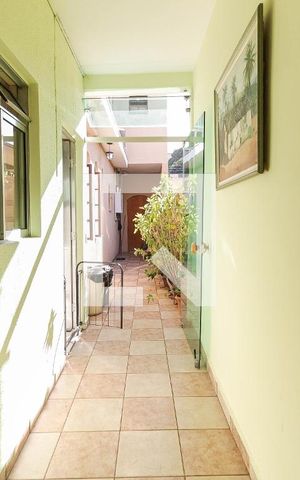 Casa à venda com 376m², 4 quartos e 4 vagas Casa à venda com 376m², 4 quartos e 4 vagasÁrea Externa