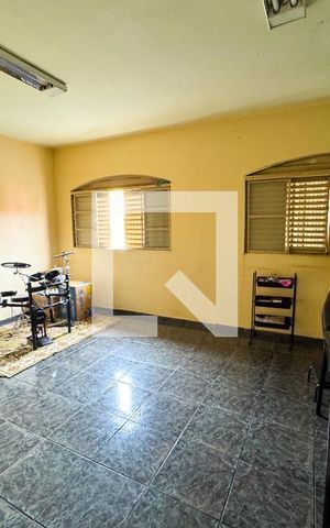 Casa de condomínio à venda com 360m², 3 quartos e 4 vagas Casa de condomínio à venda com 360m², 3 quartos e 4 vagasQuarto 2