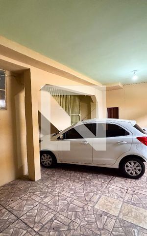 Casa de condomínio à venda com 360m², 3 quartos e 4 vagas Casa de condomínio à venda com 360m², 3 quartos e 4 vagasGaragem