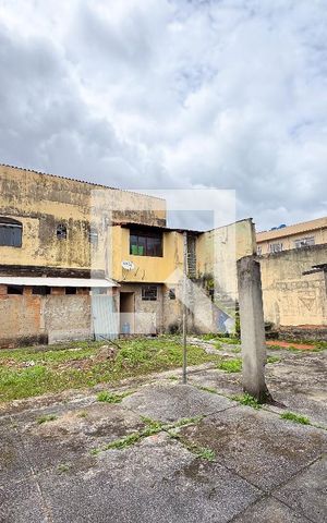 Casa de condomínio à venda com 360m², 3 quartos e 4 vagas Casa de condomínio à venda com 360m², 3 quartos e 4 vagasQuintal