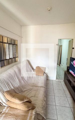 Casa de condomínio à venda com 360m², 3 quartos e 4 vagas Casa de condomínio à venda com 360m², 3 quartos e 4 vagasSala