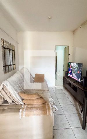 Casa de condomínio à venda com 360m², 3 quartos e 4 vagas Casa de condomínio à venda com 360m², 3 quartos e 4 vagasSala