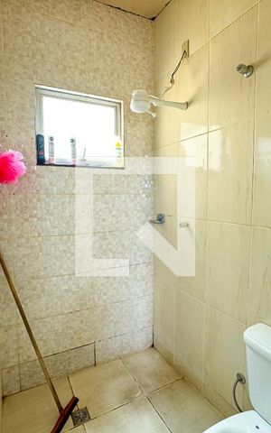 Casa de condomínio à venda com 360m², 3 quartos e 4 vagas Casa de condomínio à venda com 360m², 3 quartos e 4 vagasBanheiro 2