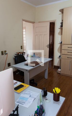 Casa para alugar com 165m², 2 quartos e 6 vagas Casa para alugar com 165m², 2 quartos e 6 vagasQUARTO 1