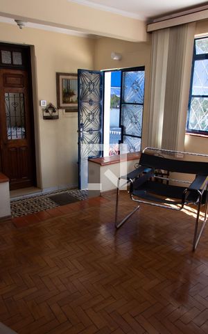 Casa para alugar com 165m², 2 quartos e 6 vagas Casa para alugar com 165m², 2 quartos e 6 vagasSALA