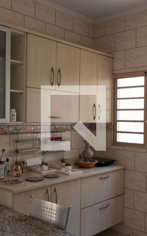 Casa para alugar com 165m², 2 quartos e 6 vagas Casa para alugar com 165m², 2 quartos e 6 vagasCOZINHA