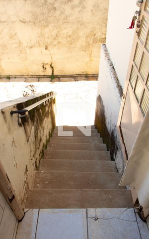 Casa para alugar com 165m², 2 quartos e 6 vagas Casa para alugar com 165m², 2 quartos e 6 vagasACESSO FUNDOS