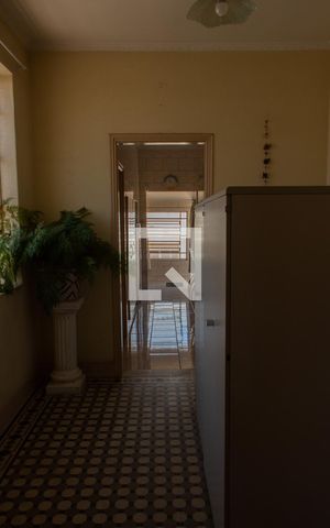 Casa para alugar com 165m², 2 quartos e 6 vagas Casa para alugar com 165m², 2 quartos e 6 vagasCORREDOR ACESSOS