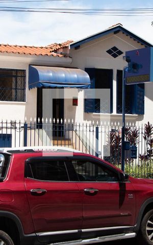 Casa para alugar com 165m², 2 quartos e 6 vagas Casa para alugar com 165m², 2 quartos e 6 vagasFACHADA