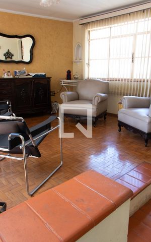 Casa para alugar com 165m², 2 quartos e 6 vagas Casa para alugar com 165m², 2 quartos e 6 vagasSALA