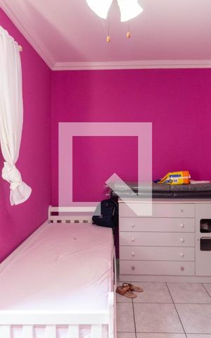Casa à venda com 200m², 5 quartos e 2 vagas Casa à venda com 200m², 5 quartos e 2 vagasQuarto 2