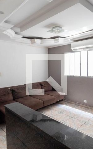 Casa à venda com 200m², 5 quartos e 2 vagas Casa à venda com 200m², 5 quartos e 2 vagasSala 1
