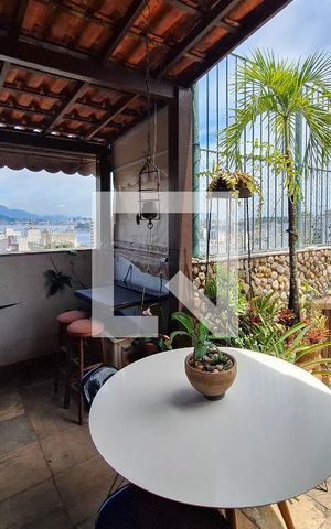 Apartamento à venda com 166m², 3 quartos e 2 vagas Apartamento à venda com 166m², 3 quartos e 2 vagasCobertura