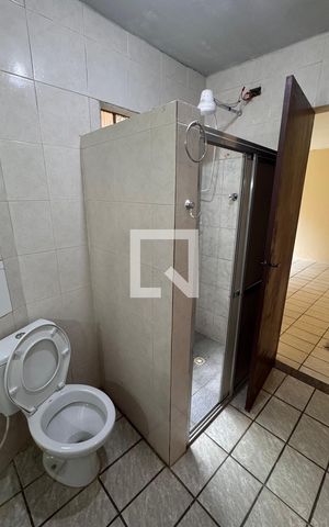 Casa à venda com 568m², 11 quartos e 3 vagas Casa à venda com 568m², 11 quartos e 3 vagasBanheiro do Quarto 2 Casa 3