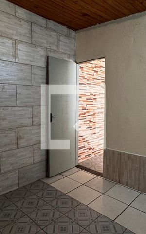 Casa à venda com 568m², 11 quartos e 3 vagas Casa à venda com 568m², 11 quartos e 3 vagasQuarto 1 - Casa 2