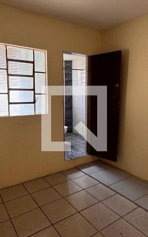 Casa à venda com 568m², 11 quartos e 3 vagas Casa à venda com 568m², 11 quartos e 3 vagasQuarto 1 Casa 3