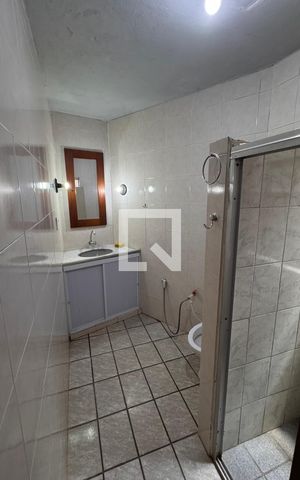 Casa à venda com 568m², 11 quartos e 3 vagas Casa à venda com 568m², 11 quartos e 3 vagasBanheiro do Quarto 2 Casa 3
