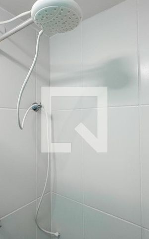 Apartamento para alugar com 24m², 1 quarto e sem vaga Apartamento para alugar com 24m², 1 quarto e sem vagaBanheiro da Suíte