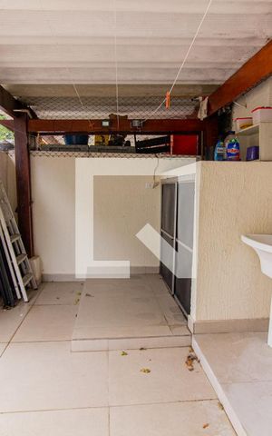 Apartamento à venda com 236m², 3 quartos e 1 vaga Apartamento à venda com 236m², 3 quartos e 1 vagaÁrea de Serviço / Varanda