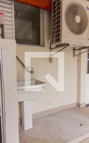 Apartamento à venda com 236m², 3 quartos e 1 vaga Apartamento à venda com 236m², 3 quartos e 1 vagaÁrea de Serviço / Varanda