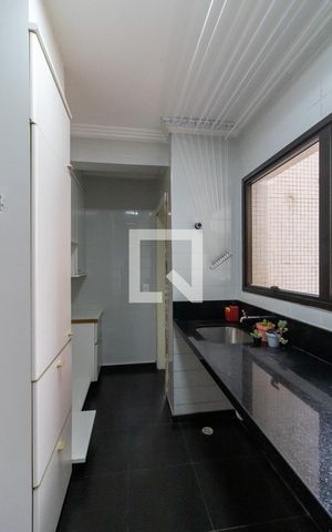 Apartamento à venda com 185m², 3 quartos e 2 vagas Apartamento à venda com 185m², 3 quartos e 2 vagasArea de Serviço