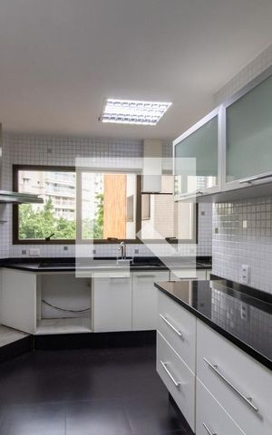 Apartamento à venda com 185m², 3 quartos e 2 vagas Apartamento à venda com 185m², 3 quartos e 2 vagasCozinha