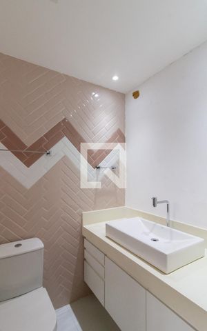 Apartamento à venda com 185m², 3 quartos e 2 vagas Apartamento à venda com 185m², 3 quartos e 2 vagasBanheiro da Suíte 3