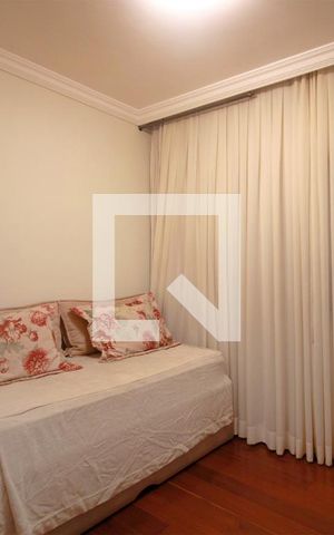 Apartamento à venda com 278m², 5 quartos e 3 vagasQuarto 4