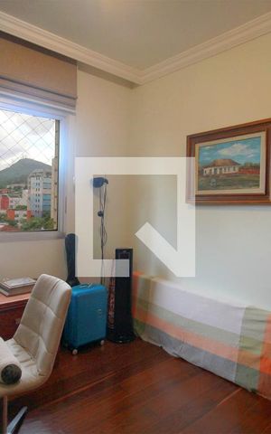 Apartamento à venda com 278m², 5 quartos e 3 vagasQuarto 2