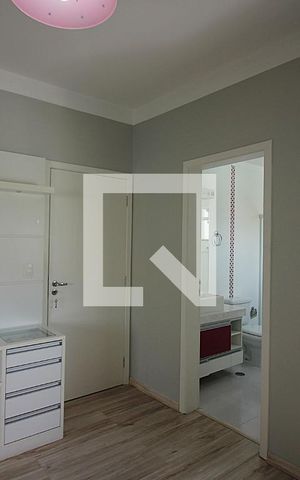 Casa à venda com 260m², 4 quartos e 4 vagasSuíte 2
