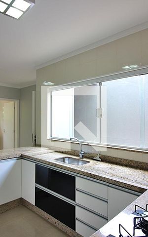 Casa à venda com 260m², 4 quartos e 4 vagasCozinha e Copa
