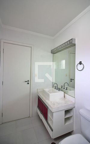 Casa à venda com 260m², 4 quartos e 4 vagasSuíte 2 Banheiro