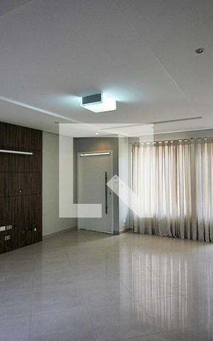 Casa à venda com 260m², 4 quartos e 4 vagasSala