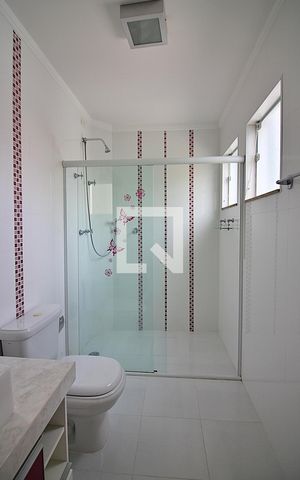 Casa à venda com 260m², 4 quartos e 4 vagasSuíte 2 Banheiro
