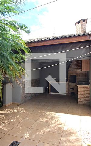 Casa à venda com 260m², 4 quartos e 4 vagasQuintal