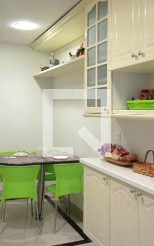Apartamento à venda com 203m², 4 quartos e 3 vagasCozinha