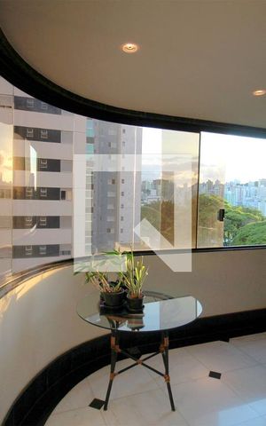 Apartamento à venda com 203m², 4 quartos e 3 vagasVaranda da sala