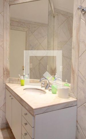 Apartamento à venda com 203m², 4 quartos e 3 vagasBanheiro