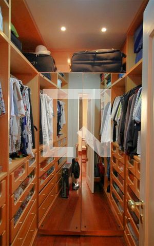 Apartamento à venda com 203m², 4 quartos e 3 vagasCloset da Suite 1