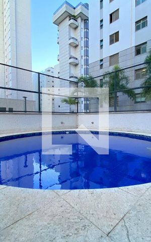 Apartamento à venda com 203m², 4 quartos e 3 vagas Apartamento à venda com 203m², 4 quartos e 3 vagasÁrea comum - Piscina
