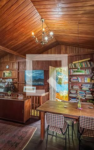 Casa à venda com 100m², 1 quarto e sem vaga Casa à venda com 100m², 1 quarto e sem vagaSala
