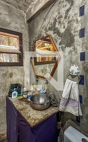 Casa à venda com 100m², 1 quarto e sem vaga Casa à venda com 100m², 1 quarto e sem vagaBanheiro