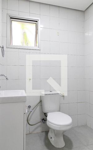 Apartamento para alugar com 45m², 2 quartos e sem vaga Apartamento para alugar com 45m², 2 quartos e sem vagaBanheiro