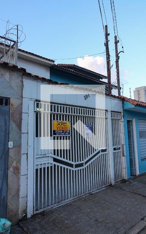 Casa para alugar com 150m², 2 quartos e 2 vagas Casa para alugar com 150m², 2 quartos e 2 vagasFachada