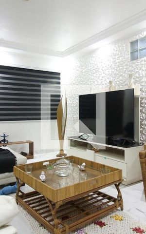 Casa para alugar com 150m², 2 quartos e 2 vagas Casa para alugar com 150m², 2 quartos e 2 vagasSala